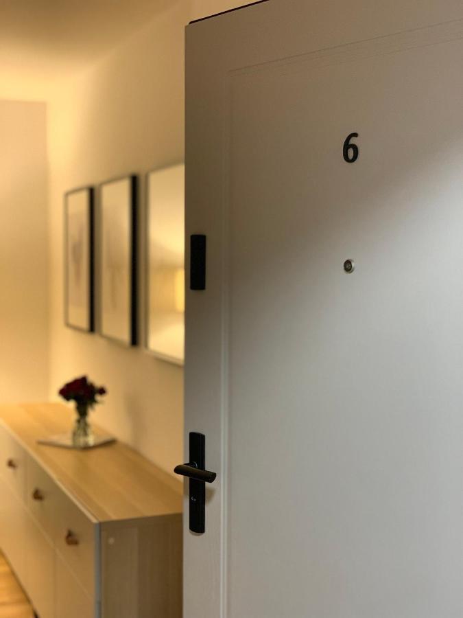 Apartment W Samym Sercu Miasta Z Darmowym Parkingiem Pod Zlotym Lwem -hotel Vi *